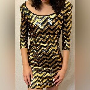 Black and Gold women’s fashion dress size XXL
